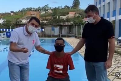 Gabriel Araújo é homenagedo com raia nº 1 da piscina com seu nome.