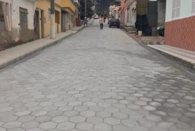 Calçamento da Rua Diretora Emília Mutti